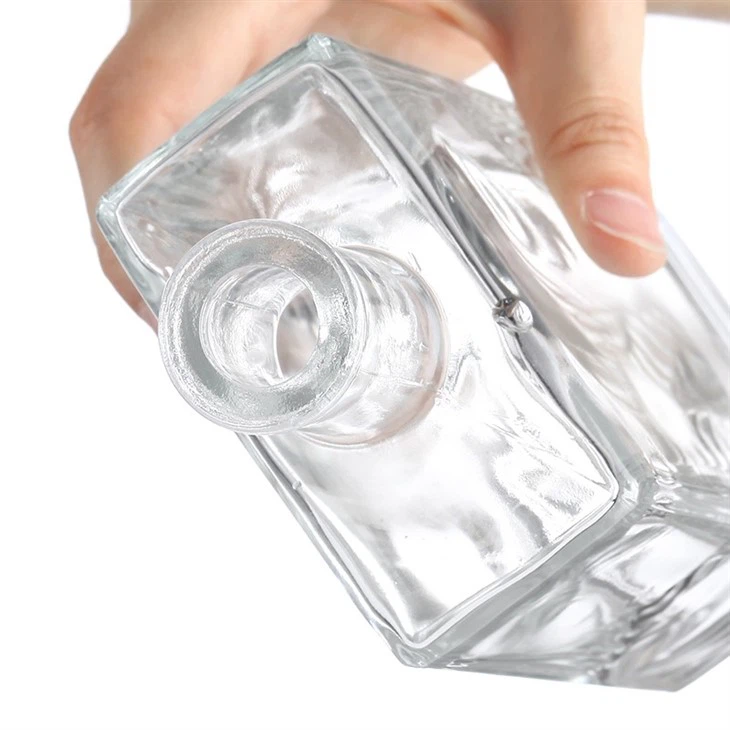 Square Clear Empty 750ml Glass Vodka Bottle